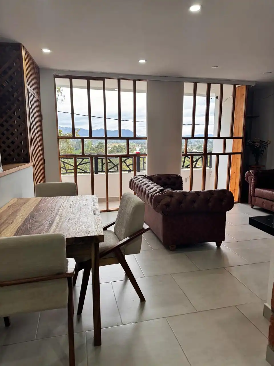 Sala de estar principal vista 1